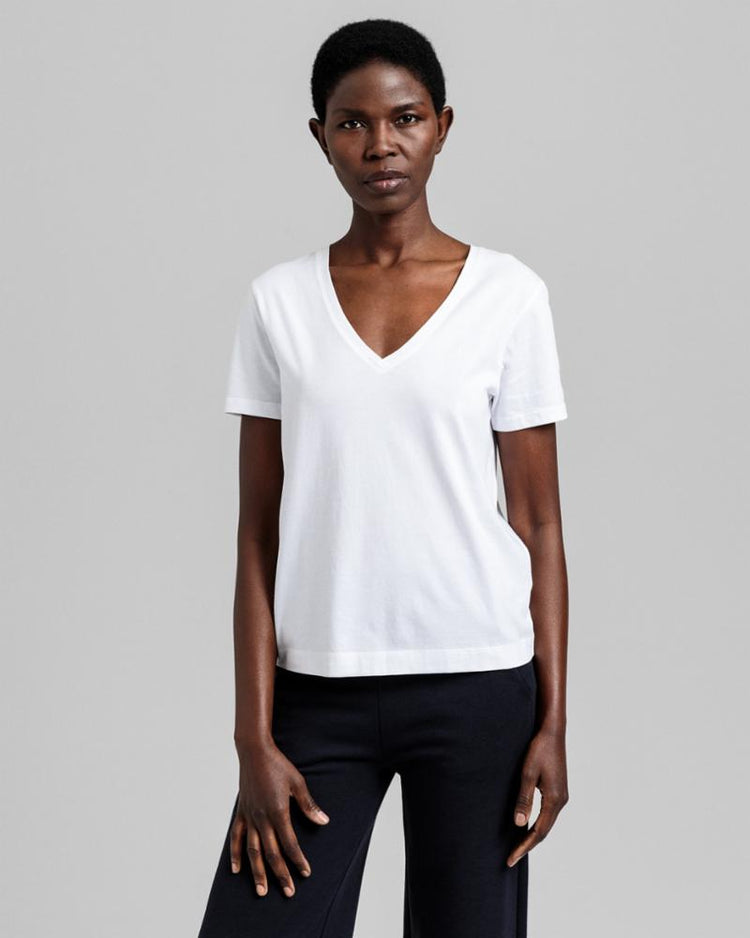 Gant Apparel Womens ORIGINAL V-NECK SS T-SHIRT 110/WHITE