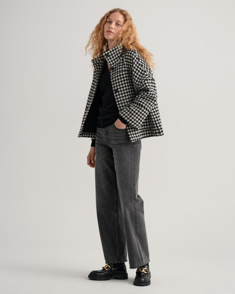 Gant Apparel Womens MD. EXTRAFINE LAMBSWOOL V-NECK 5/BLACK