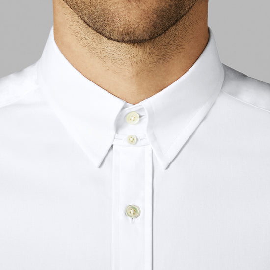 Button-Tab Collar